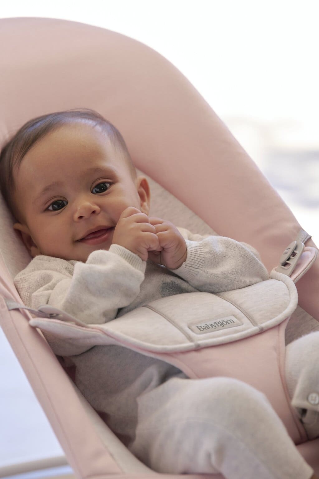 BabyBjörn Ležaljka za bebe Soft Light pink/Gray, Woven/Jersey - Image 4