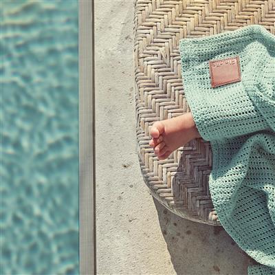 Elodie Tanka pletena dekica – Aqua Turquoise - Image 2