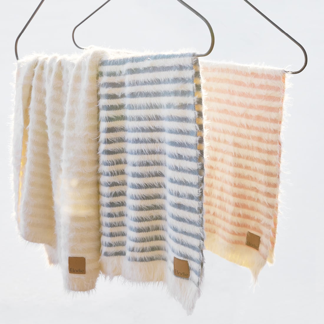 Elodie Plišana pletena dekica Furry Knit Blanket, Vanilla White - Image 3