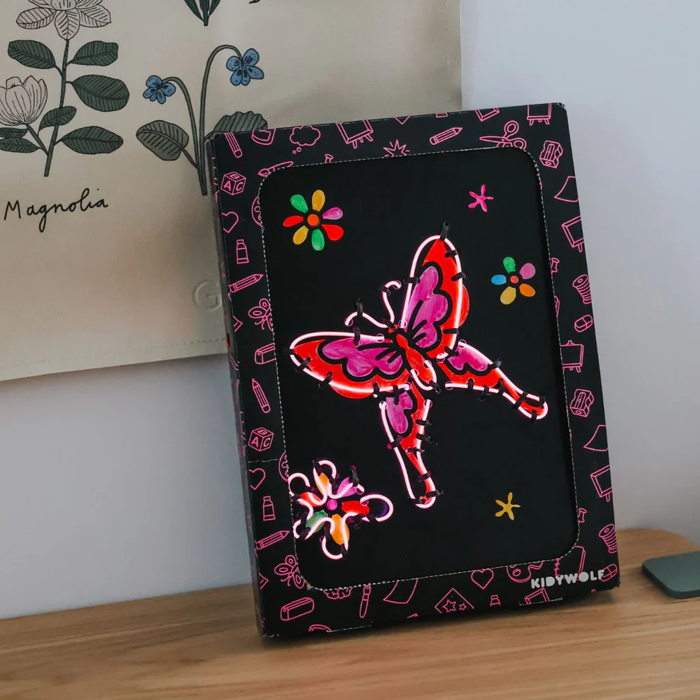 Kidywolf KIDYNEON Kreativni set za svjetleću zidnu dekoraciju Tales - Image 2