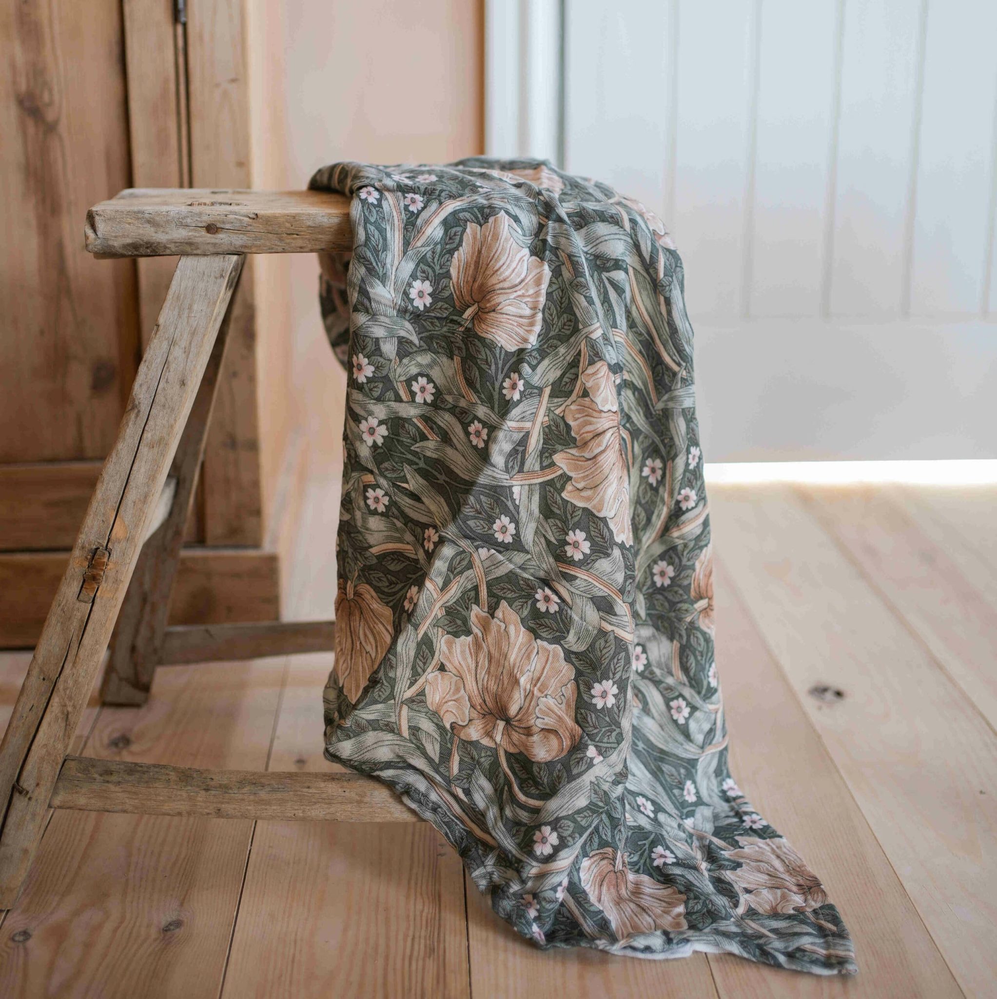 Elodie Mekana muslin dekica 80×80 Pimpernel Elodie x Morris & Co - Image 2