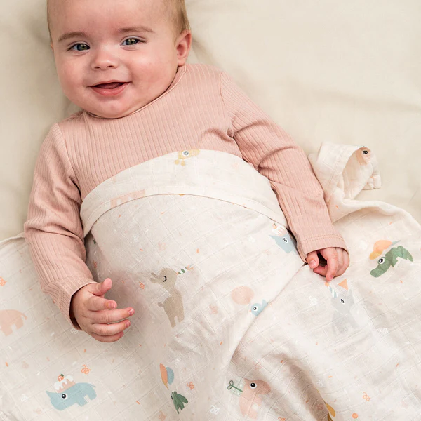 Done by Deer swaddle pamučna pelena 120×120 Celebration Powder - Image 2