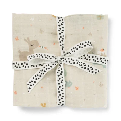 Done by Deer swaddle pamučna pelena 120×120 Celebration Sand
