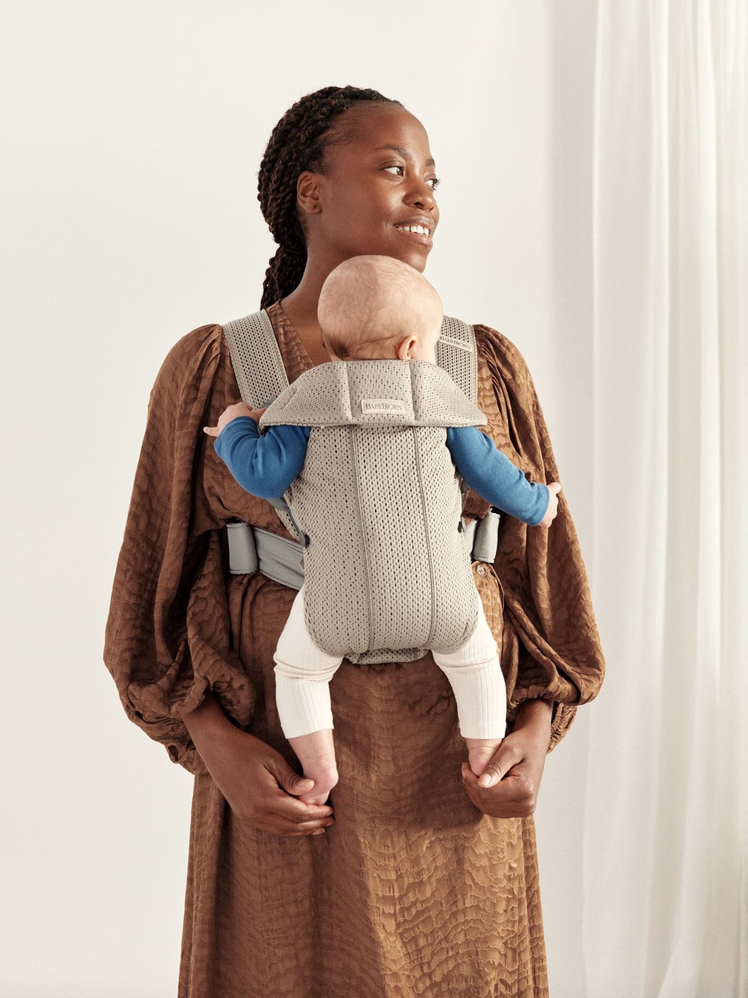 BabyBjörn Nosiljka za bebe Mini Grey Beige, 3D Mesh - Image 4