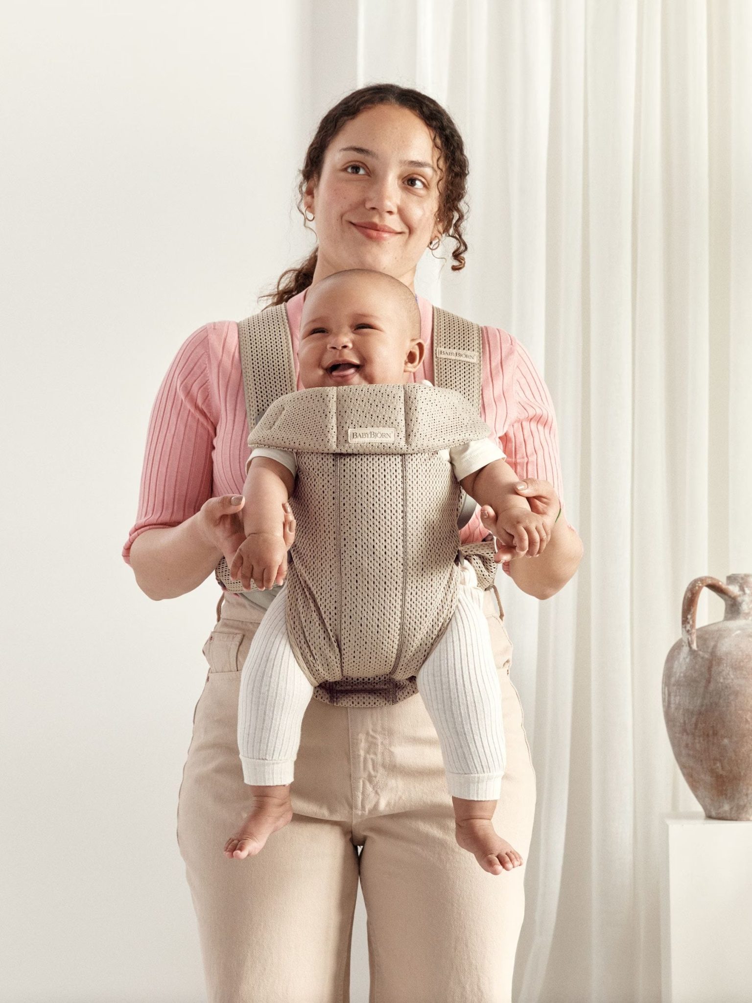 BabyBjörn Nosiljka za bebe Mini Grey Beige, 3D Mesh - Image 6