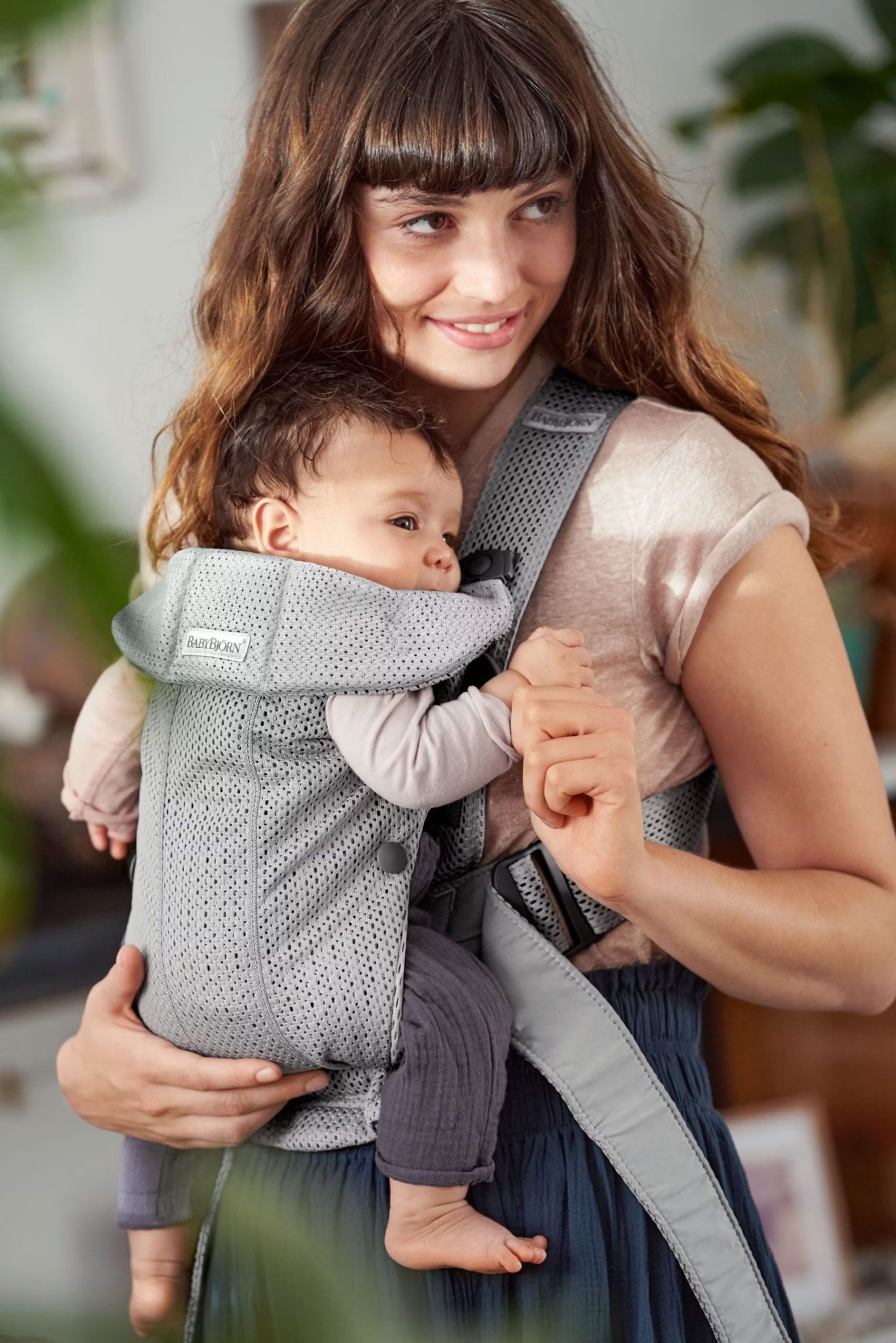 BabyBjörn Nosiljka za bebe Mini Grey, 3D Mesh - Image 2