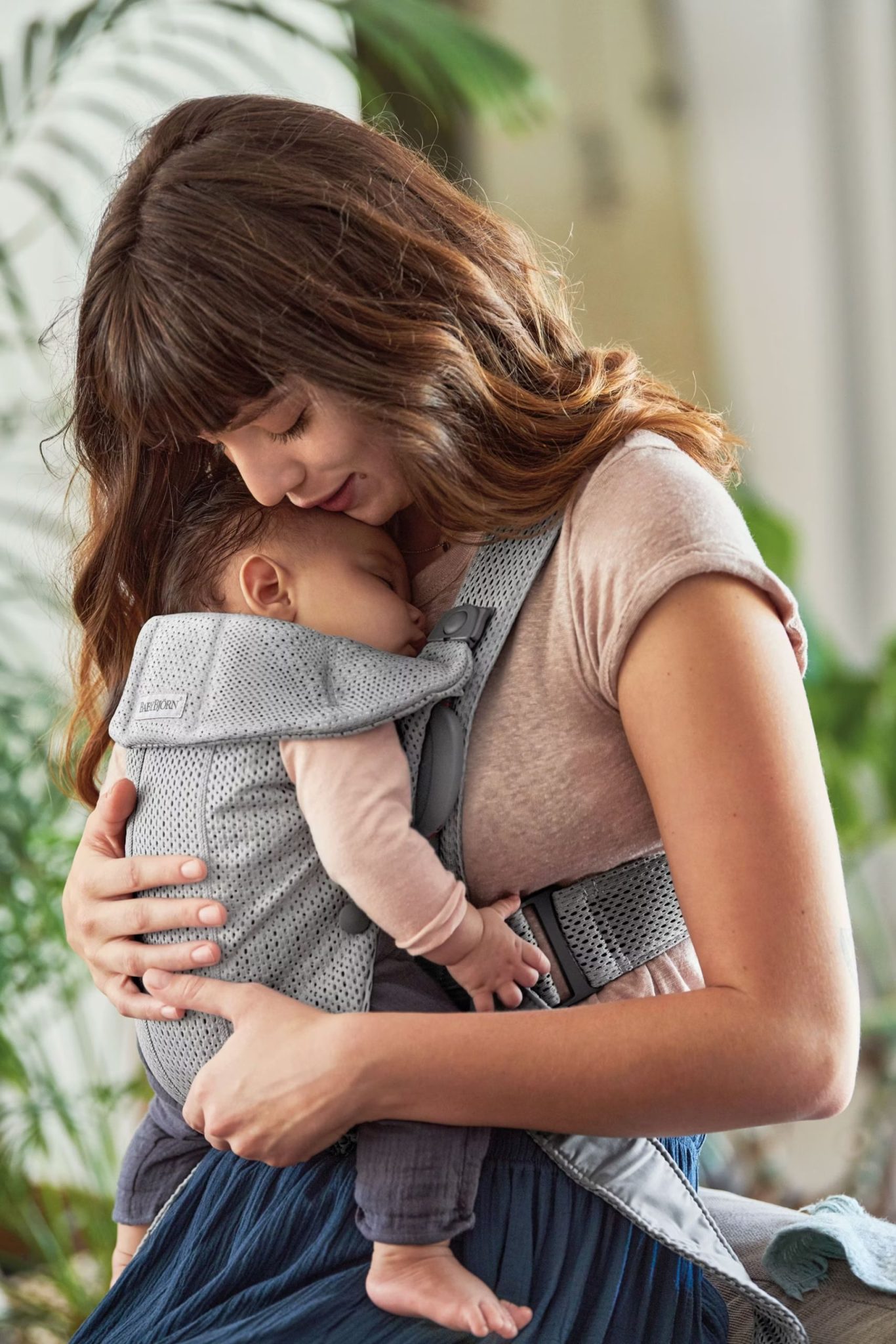 BabyBjörn Nosiljka za bebe Mini Grey, 3D Mesh - Image 3