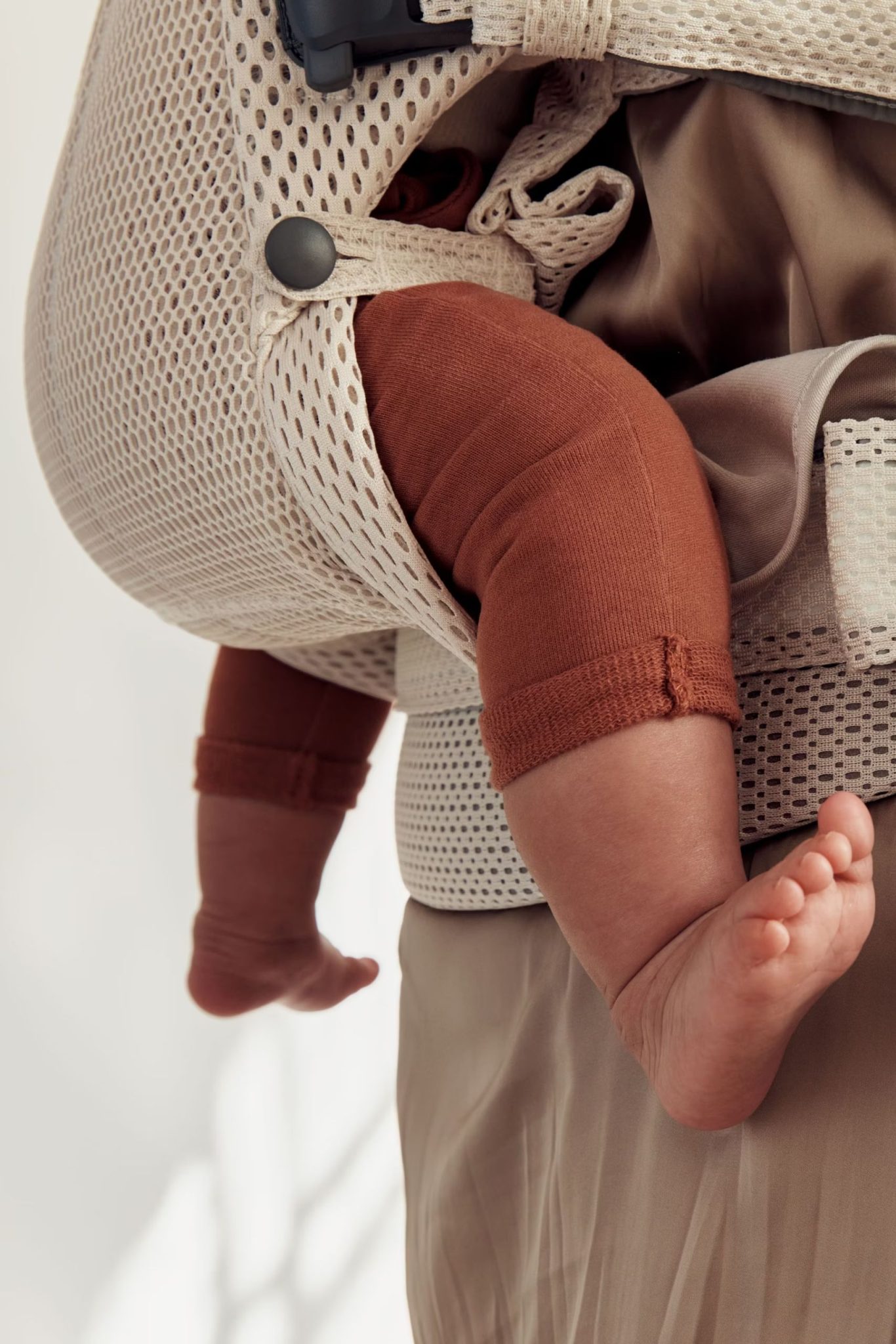 BabyBjörn Nosiljka Harmony – Cream, 3D Mesh - Image 3