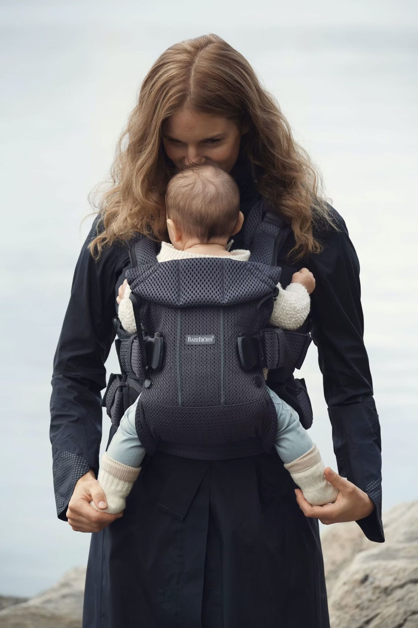 BabyBjörn Nosiljka za bebe One Air Anthracite, 3D Mesh - Image 2