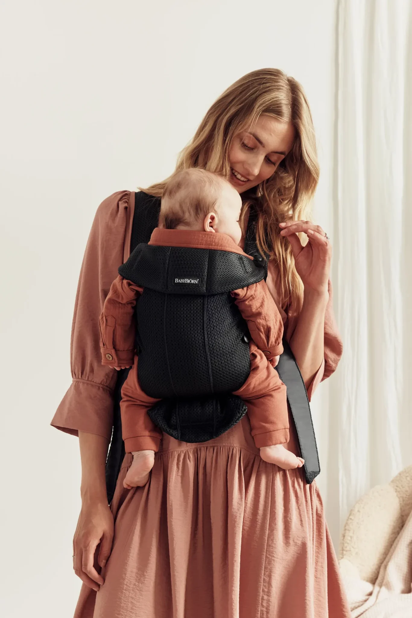 BabyBjörn Nosiljka za bebe Mini Black, 3D Mesh - Image 3
