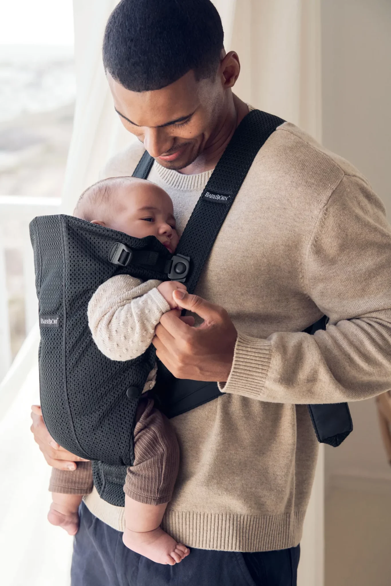 BabyBjörn Nosiljka za bebe Mini Black, 3D Mesh - Image 7