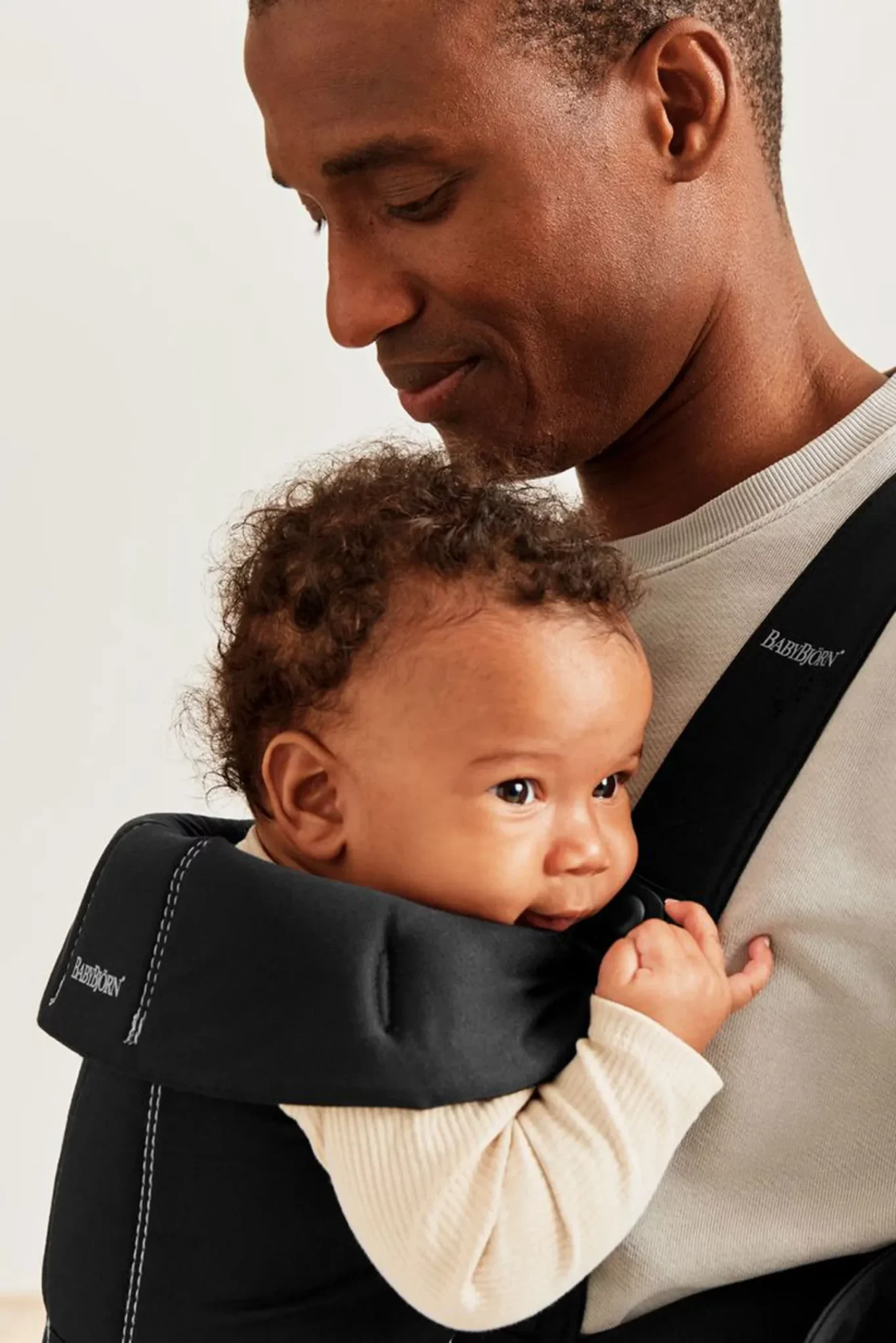 BabyBjörn Nosiljka za bebe Mini Black, Woven - Image 7