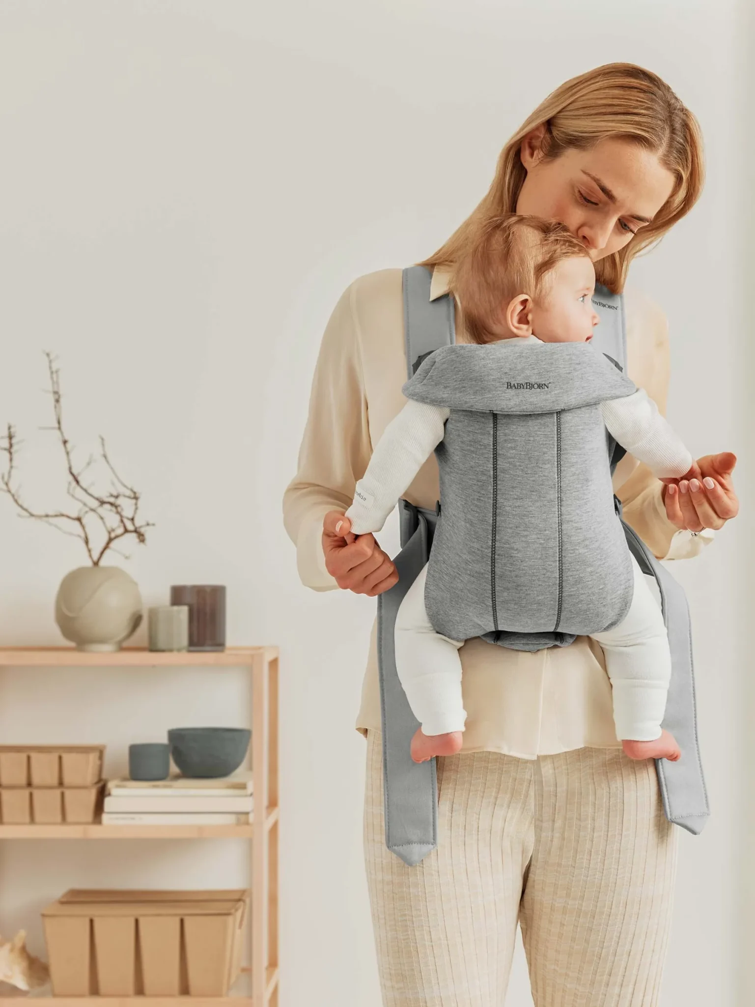 BabyBjörn Nosiljka za bebe Mini Light Grey, 3D Jersey - Image 3