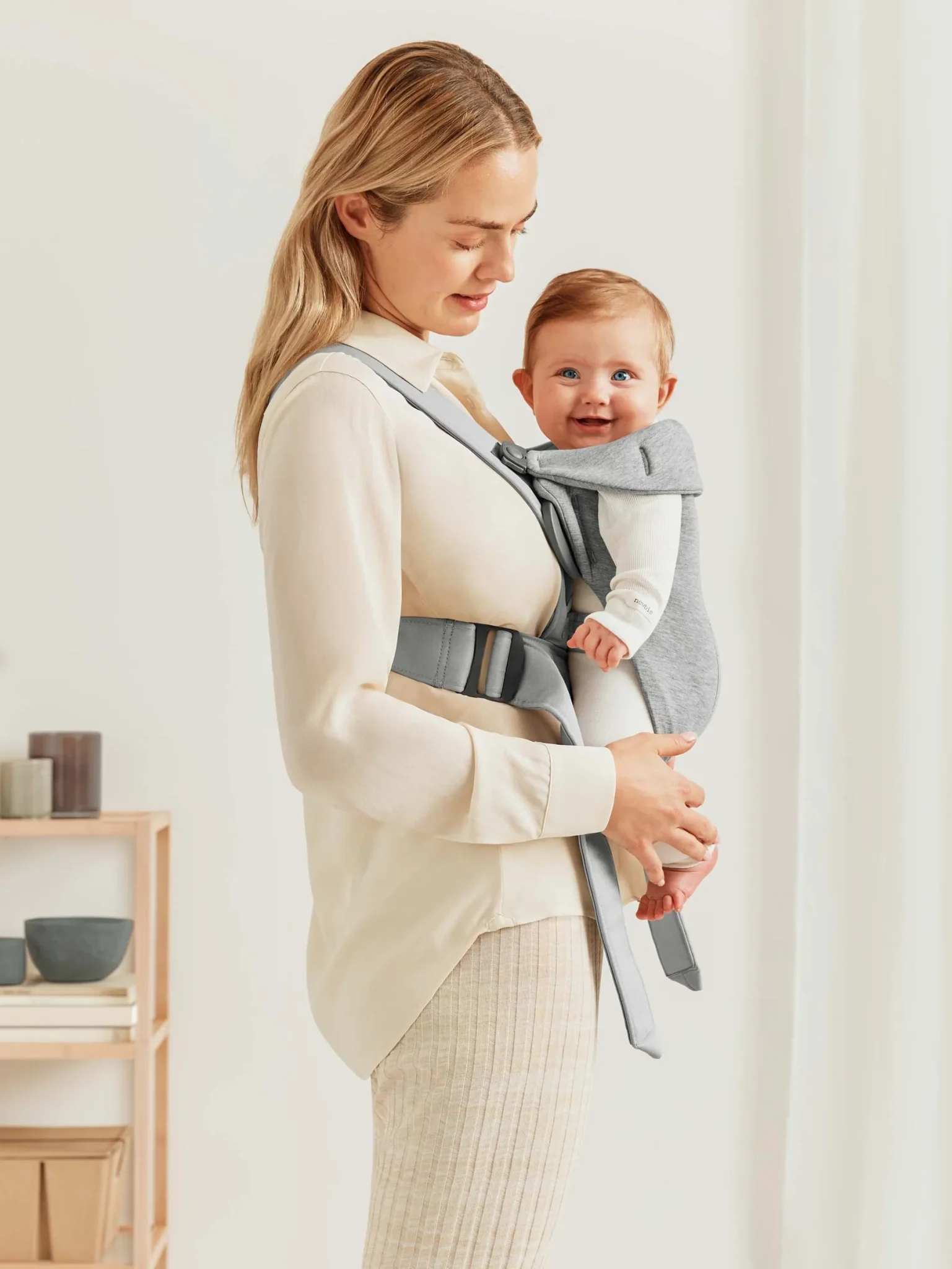 BabyBjörn Nosiljka za bebe Mini Light Grey, 3D Jersey - Image 4