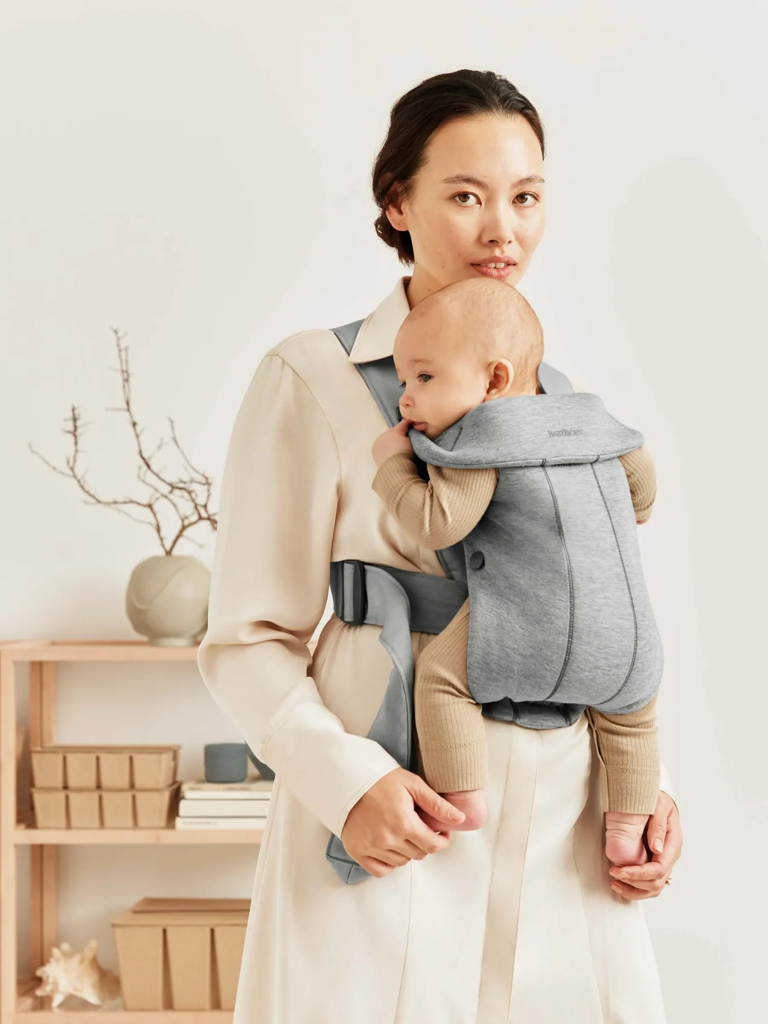 BabyBjörn Nosiljka za bebe Mini Light Grey, 3D Jersey - Image 10