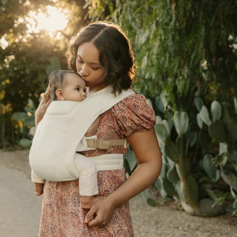 Ergobaby Embrace nosiljka Cream - Image 20