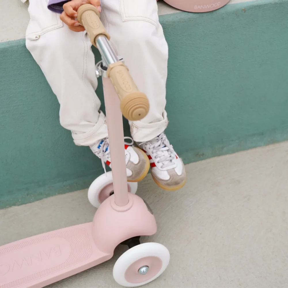 Banwood ECO Romobil Trotinet Faded Pink - Image 2