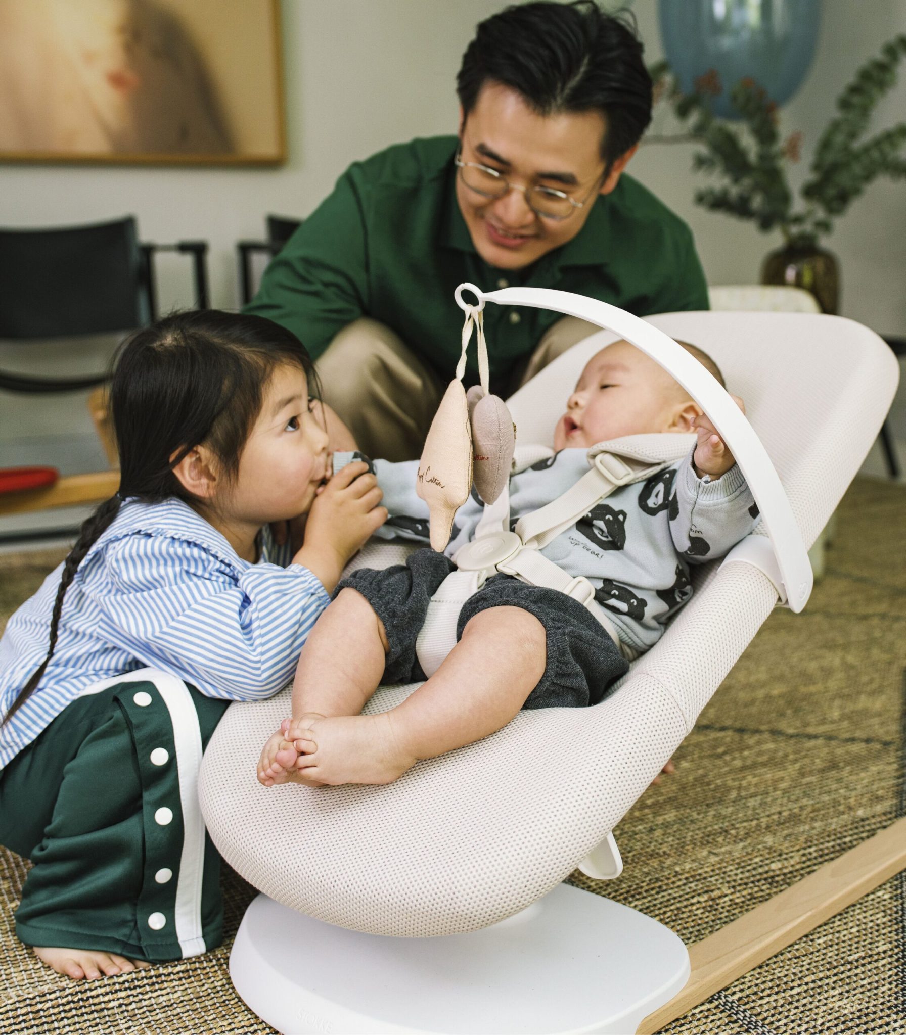 Stokke YOGA Ležaljka i Njihalica za Bebe Light Sand - Image 2
