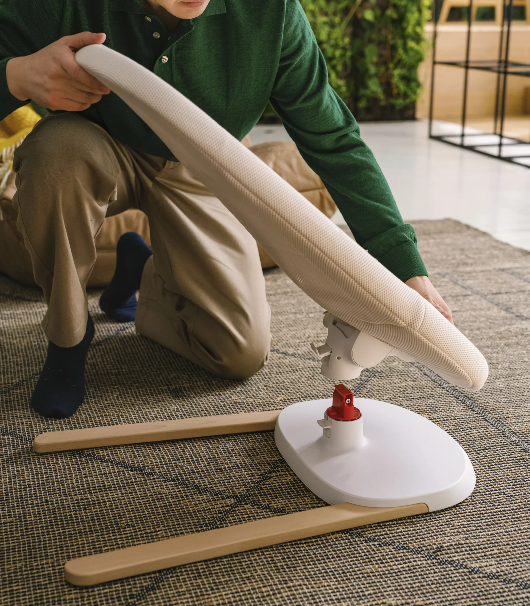 Stokke YOGA Ležaljka i Njihalica za Bebe Light Sand - Image 6