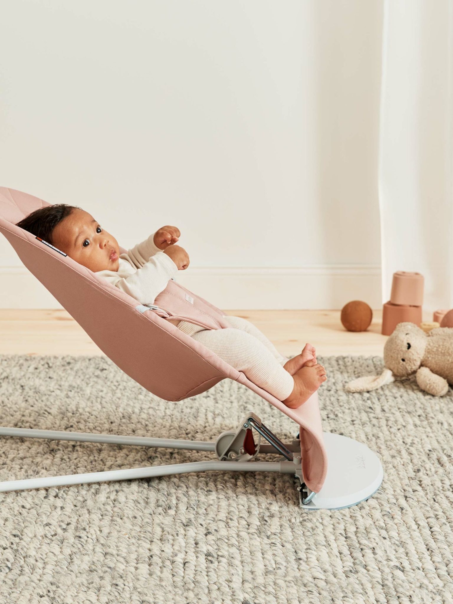 BabyBjörn Ležaljka za bebe Bliss Petal quilt, Dusty Pink, Woven - Image 3